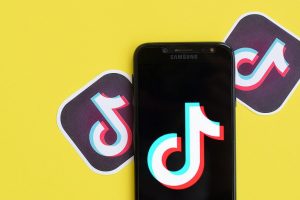Follower fortification: smart ways to safely find social supporters