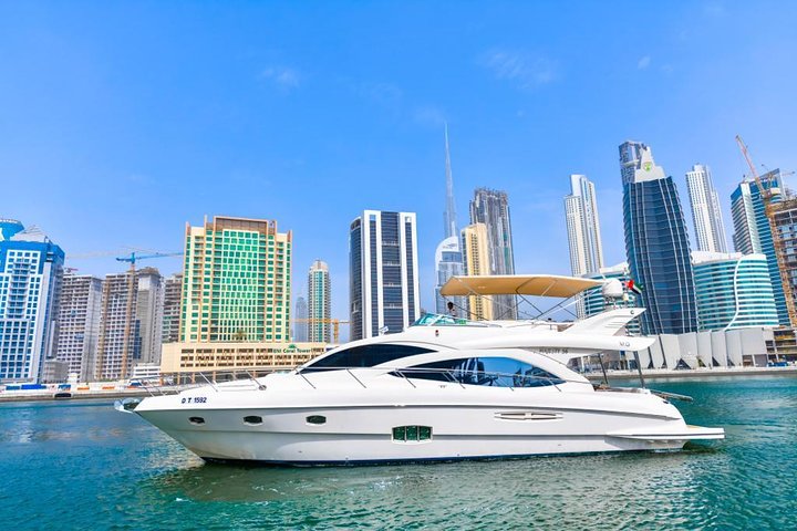 yacht rental dubai